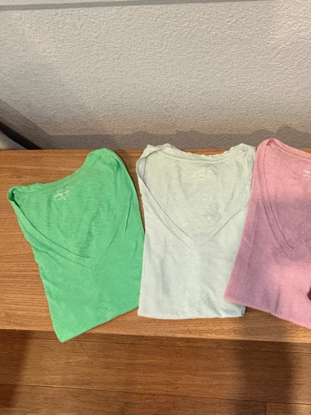 J Crew Vintage V-neck Tee Bundle Size S - 4 Tees (short sleeve) - Picture 7 of 8
